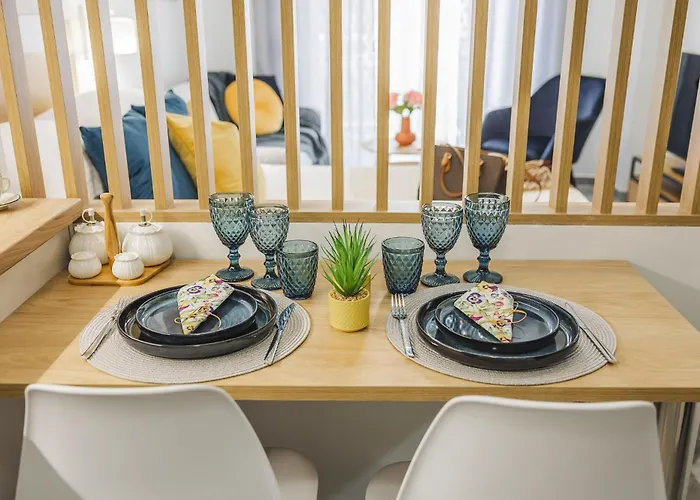 Alfa-Central Luxury Condo By Optimum Link